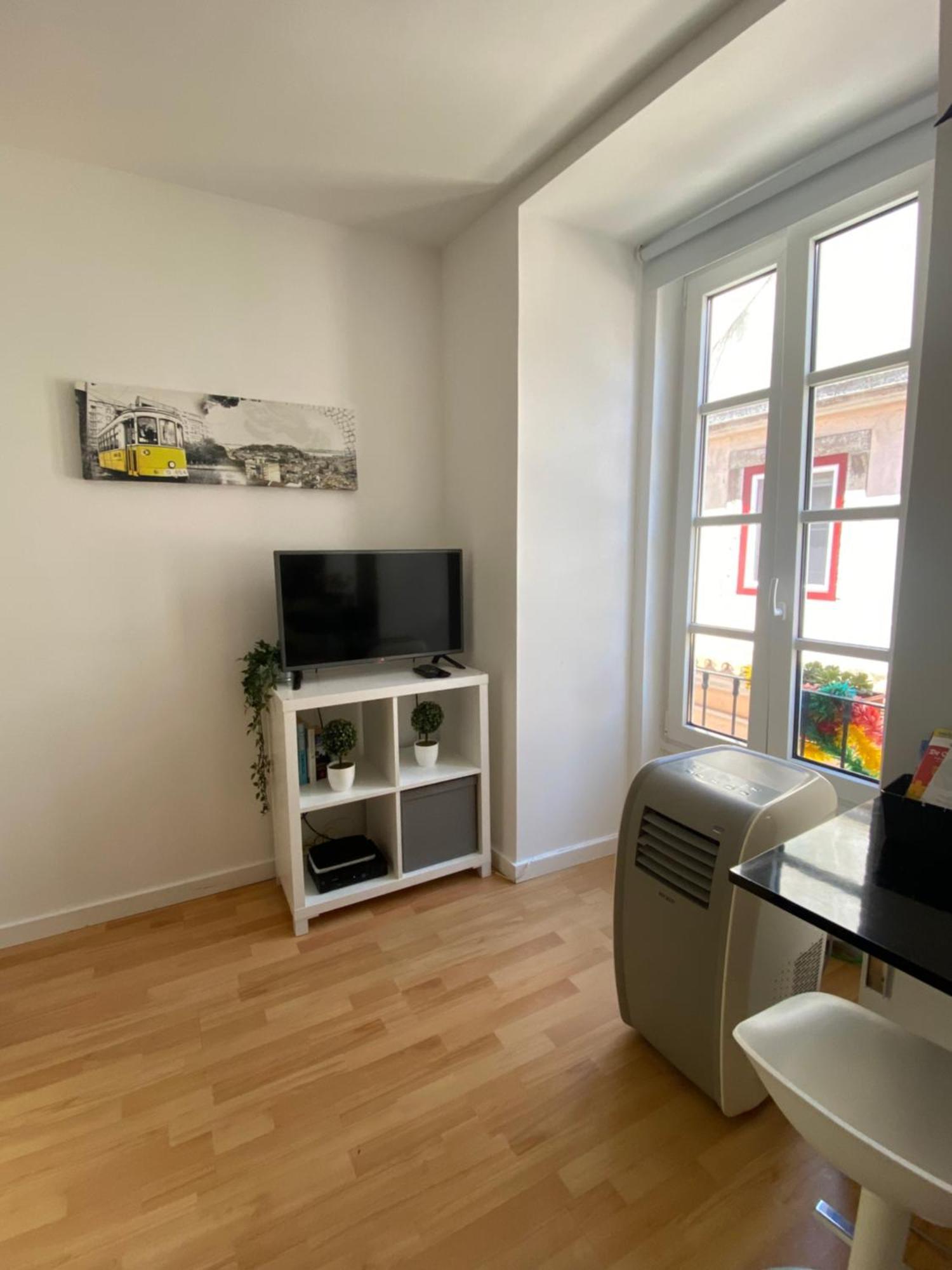 Apartment Beco Das Farinhas Lisbon Bagian luar foto