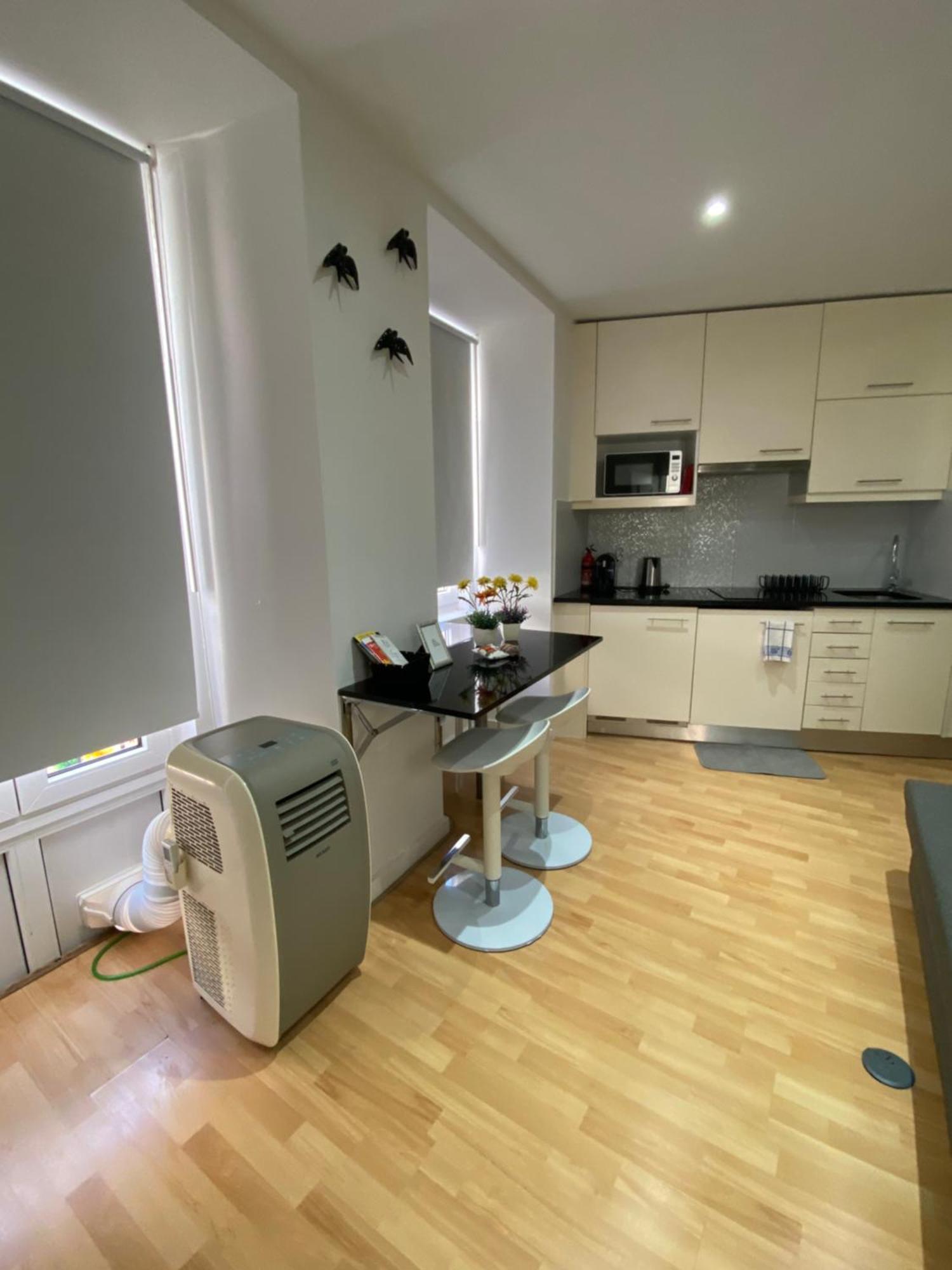 Apartment Beco Das Farinhas Lisbon Bagian luar foto