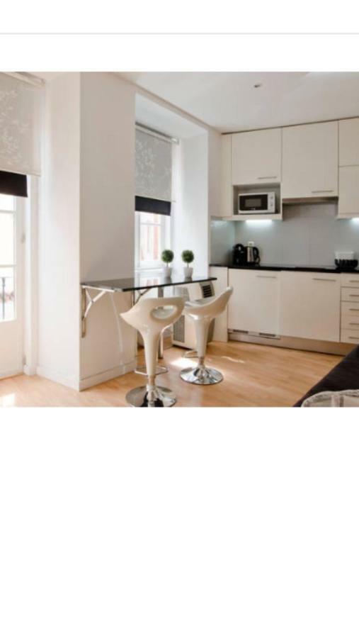 Apartment Beco Das Farinhas Lisbon Bagian luar foto